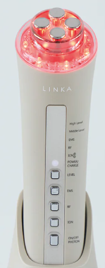 リンカの美顔器　ボタンが多い